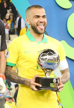 Dani Alves, idolul depravat.